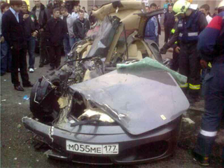 Illustration for article titled 19-Year-Old Sons Of Russian Bankers Demolish Ferrari F430